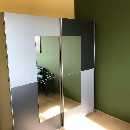 Kmheim, Cozy 103m2 Apartment, With 3 Bedroom And Covered Free Parking Place, Close To Center アパート