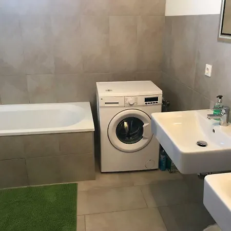 アパート Kmheim, Cozy 103m2 Apartment, With 3 Bedroom And Covered Free Parking Place, Close To Center グラーツ