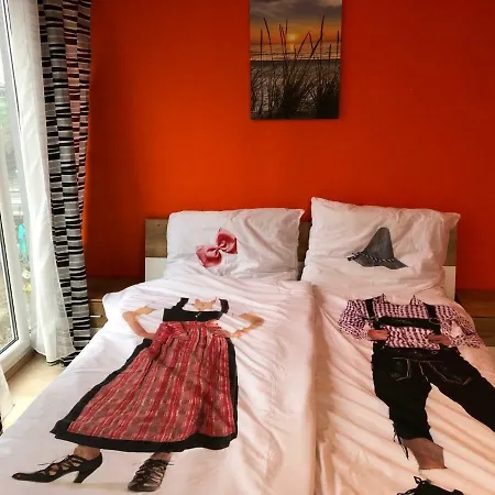 Kmheim, Cozy 103m2 Apartment, With 3 Bedroom And Covered Free Parking Place, Close To Center Apartman