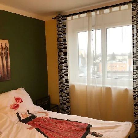 Kmheim, Cozy 103m2 Apartment, With 3 Bedroom And Covered Free Parking Place, Close To Center * Graz